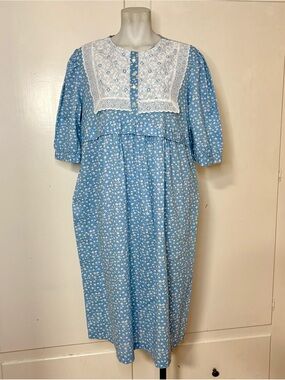 Vintage 80s Nu Venture Blue Calico Floral Print Lace Prairie House Dress